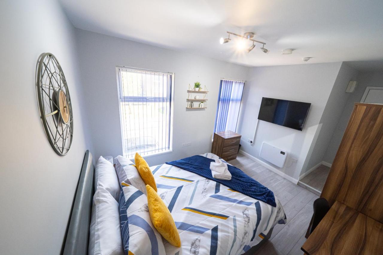 Studios With Ensuite Showers & Share Kitchens Prime Location Near Hospital, Town Center Apt 3 St Helens  Dış mekan fotoğraf